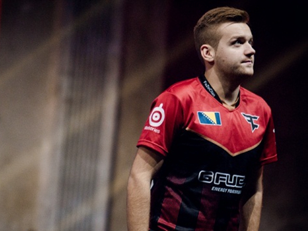 Weibo Gaming 官方公告：前 Top Esports 打野 Tian 正式加入团队，将在未来的比赛中与我们一起参赛