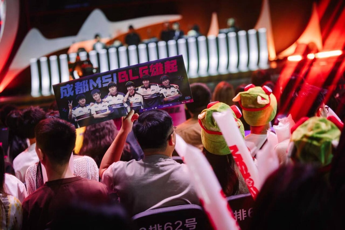 torzsi与 Mouz 签署了多年合同;