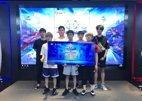 Spirit , Liquid, 和 Virtus.pro 晋级 BLAST Bounty Fall 2025 LAN 阶段